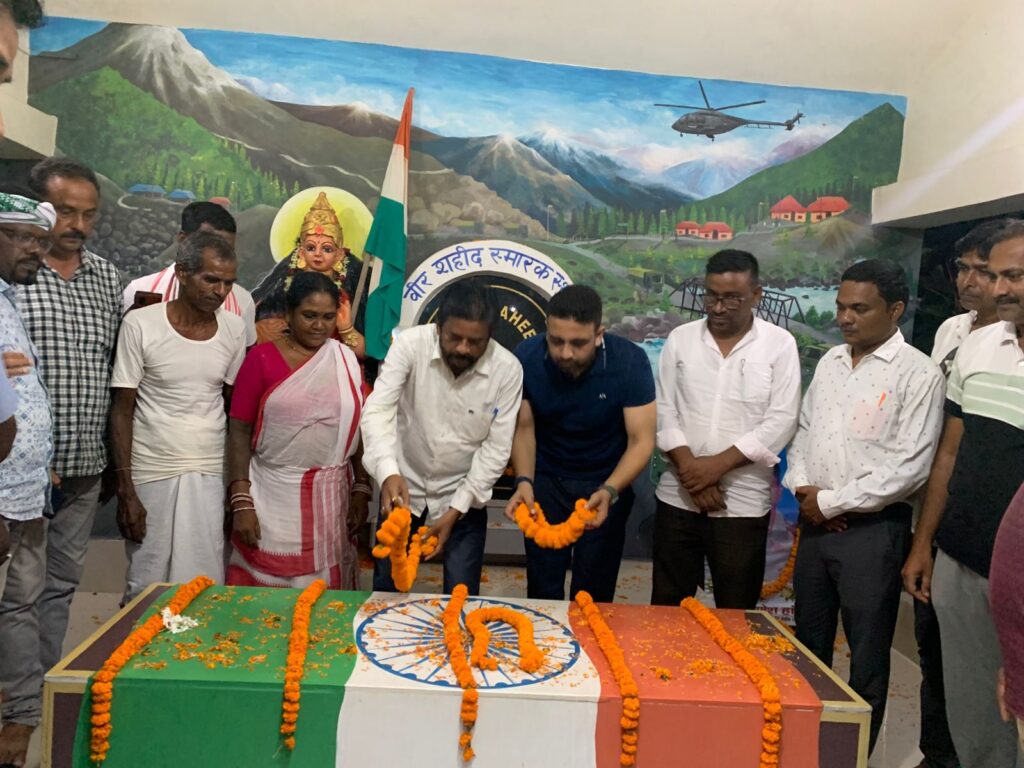 शहीद गणेश हांसदा की शहादत दिवस पर , पूर्व विधायक कुणाल षाड़ंगी ने दी भावभीनी श्रद्धांजलि