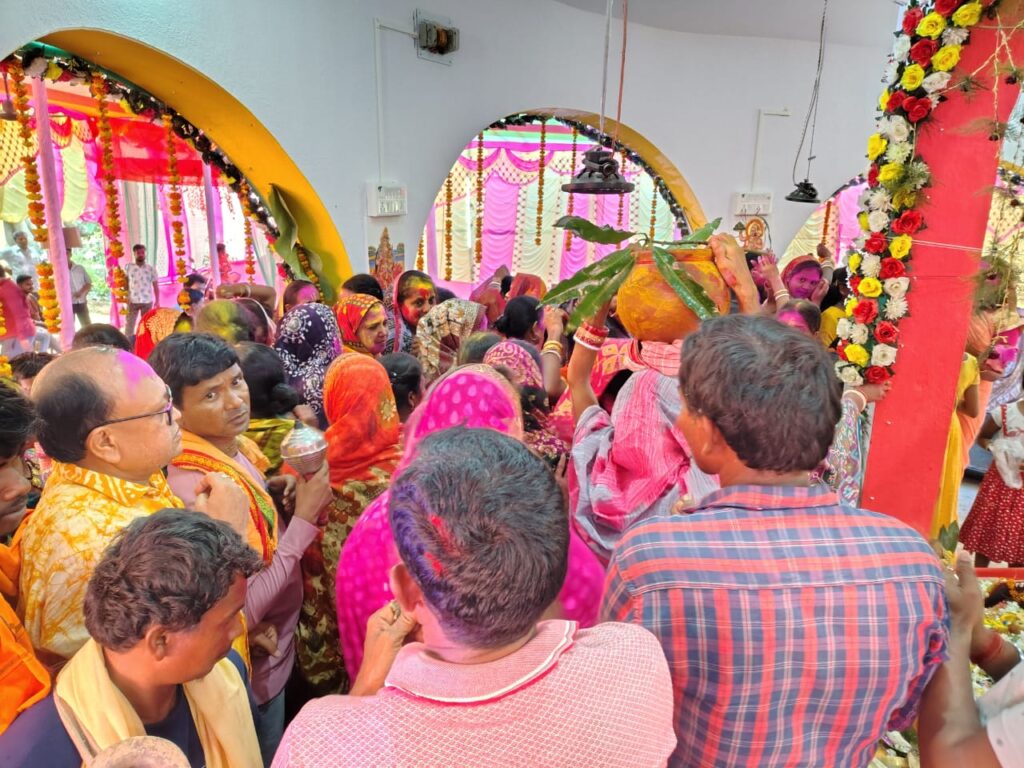 बहरागोड़ा के जाम्बनी गांव में गाजे-बाजे के साथ धूमधाम से मनाया गया दधि महोत्सव