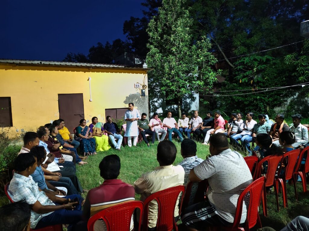 पंचायतों में जन चौपाल के माध्यम से मोदी सरकार के 11 वर्षों की उपलब्धियां पहुंचाएगी भाजपा : डॉ दिनेशानंद गोस्वामी