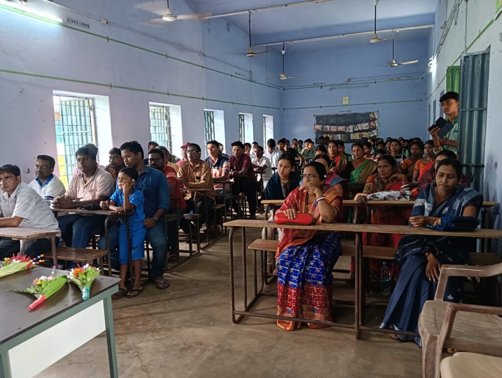 मानुषमुड़िया प्लस टू उच्च विद्यालय में अभिभावक-शिक्षक बैठक एवं प्रतिभा सम्मान समारोह आयोजित