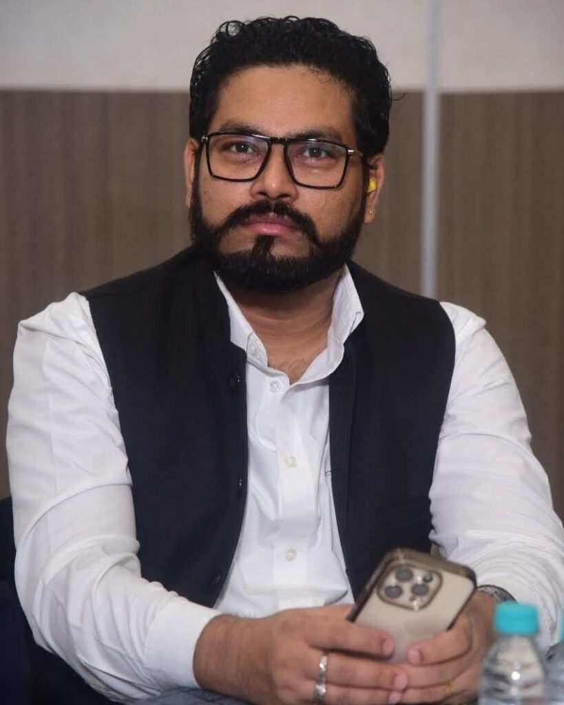 दिल्ली में मृतक दुलाल महतो का पार्थिव शरीर अमित महतो के प्रयास से पहुंच रहा अर्जुनबेड़ा