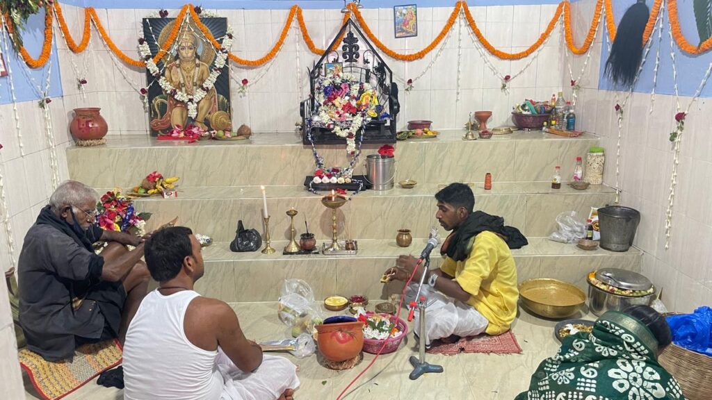 चाकुलिया में शनि देव बाबा का जन्मोत्सव धूमधाम से मनाया गया, नवग्रह हवन और महाप्रसाद वितरण