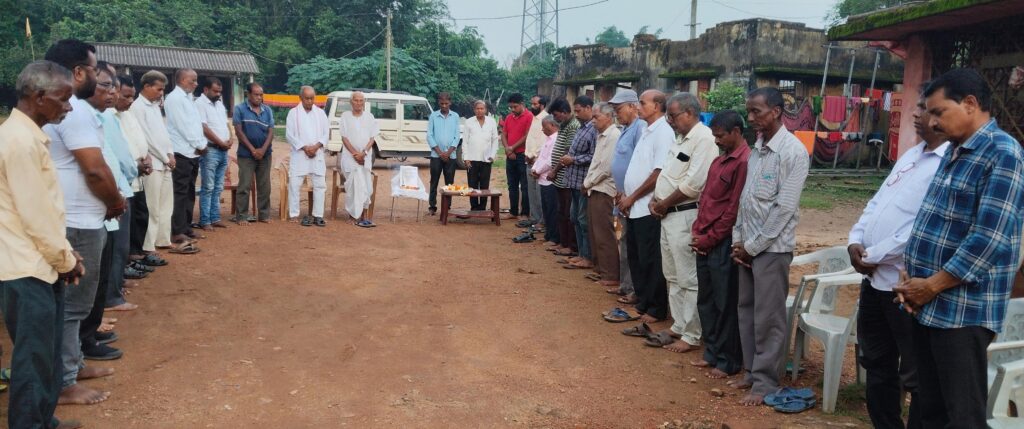 झारखंड राज्य निर्माता दिशोम गुरु शिबू सोरेन की स्मृति में खंडामौदा में शोकसभा का आयोजन