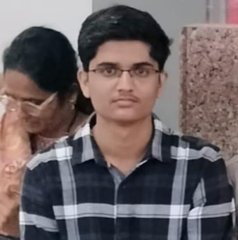 चाकुलिया रेलवे स्टेशन से लापता हुआ आई-आई -टी का छात्र, परिवार ने अपहरण की आशंका जताई