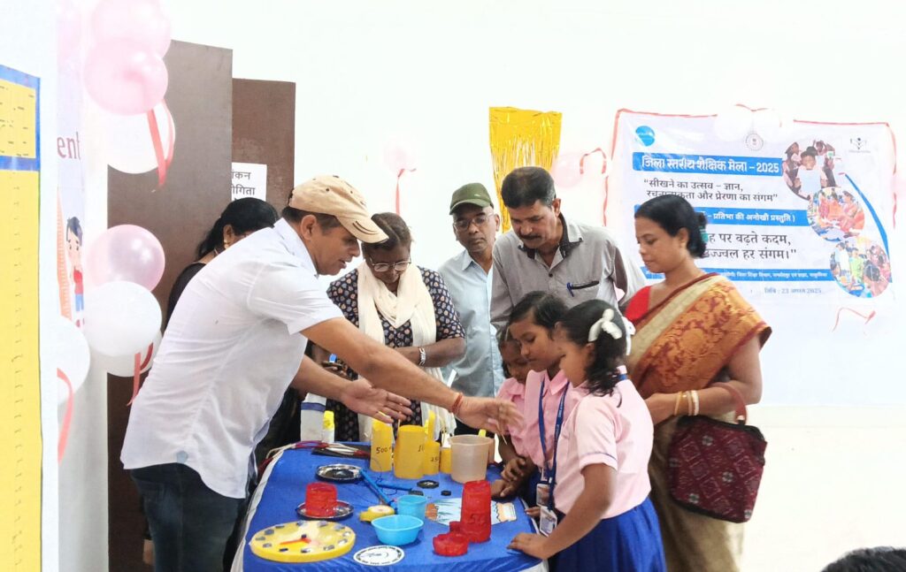 चाकुलिया डायट में यूनिसेफ-विक्रमशिला की पहल: गणित मेला में बच्चों ने सीखी मजेदार गणना की कला