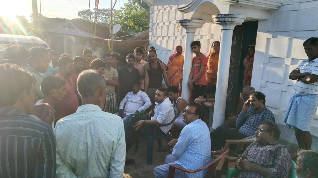 गुड़ाबांधा में हाथी के हमले से युवक की मौत, परिजनों से मिले झामुमो प्रवक्ता कुणाल षाडंगी