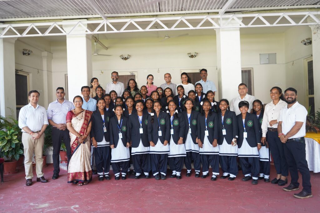 इसरो शैक्षणिक भ्रमण से लौटीं सरकारी स्कूलों की छात्राएं, उपायुक्त से साझा किए प्रेरणादायी अनुभव