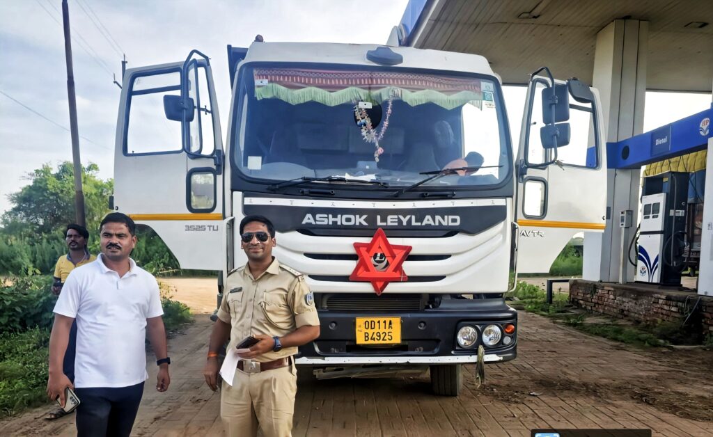 बहरागोड़ा थाना क्षेत्र में अवैध पत्थर चिप्स लदा वाहन जब्त, जिला प्रशासन की बड़ी कार्रवाई