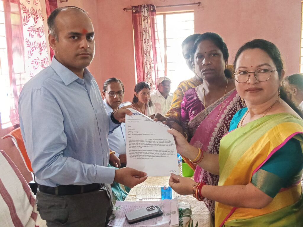 जमशेदपुर: उपायुक्त ने उत्तरी सरजामदा पंचायत में बैठक कर सुनी ग्रामीणों की समस्याएं, कहा– हर समस्या का होगा समयबद्ध समाधान