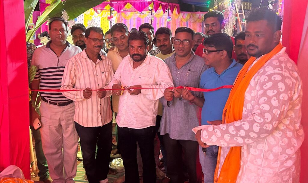 अमलागोड़ा में विधायक समीर मोहंती ने किया लक्ष्मी पूजा पंडाल का उद्घाटन, यंग स्टार क्लब ने संभाली जिम्मेदारी