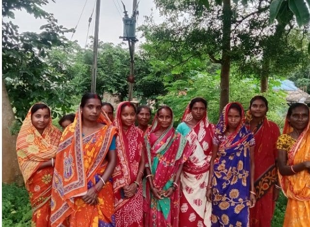 नाकदोहा गांव के गोप टोला में सात दिन से अंधेरा, खराब ट्रांसफॉर्मर बना परेशानी की जड़