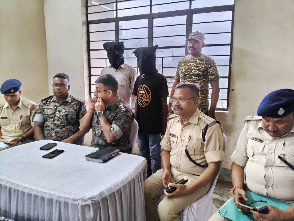 खरीदा स्कूल में पिछले दिनों हुए चोरी मामले में दो गिरफ्तार, समान की भी हुई बरामदगी