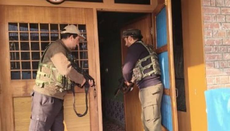 कश्मीर में अब तक का सबसे बड़ा ऑपरेशन: 1400 ठिकानों पर छापेमारी, 150 से ज्यादा गिरफ्तार