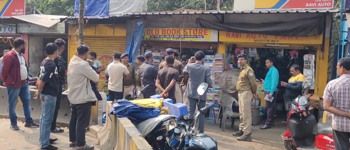 जमशेदपुर: सड़कों व फुटपाथों से अवैध कब्जा हटाने की कड़ी कार्रवाई जारी, साकची–मानगो मार्ग हुआ मुक्त