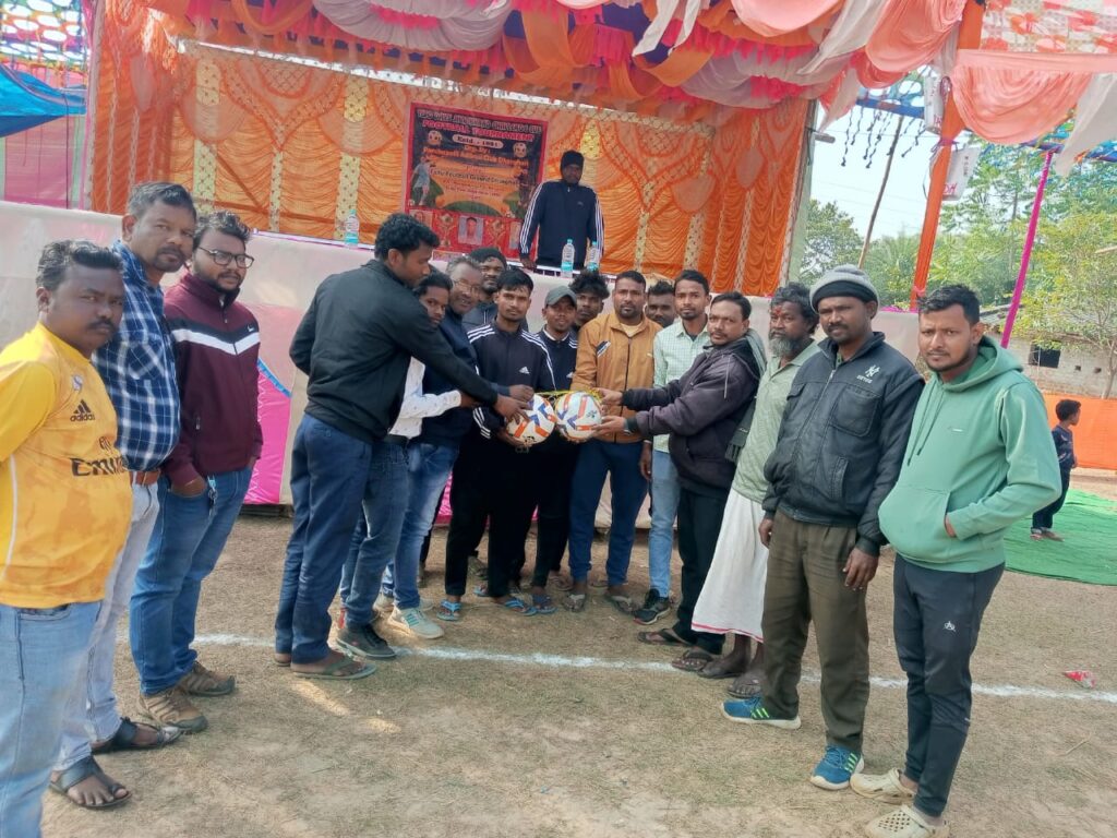 धानघोरी फुटबॉल मैदान में दो दिवसीय फुटबॉल प्रतियोगिता का आयोजन, 32 टीमों ने लिया भाग