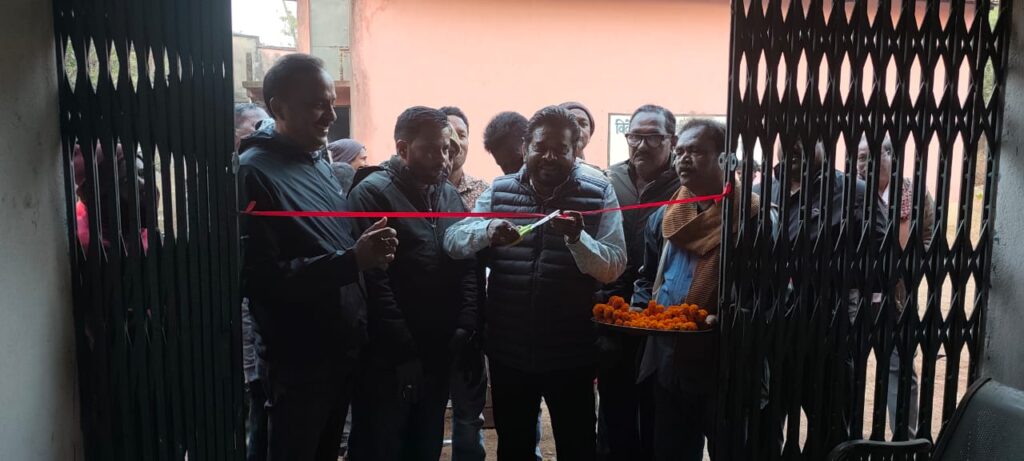 विधायक समीर कुमार महंती ने पाथरघाटा लैम्पस में धान अधिप्राप्ति केंद्र का किया उद्घाटन