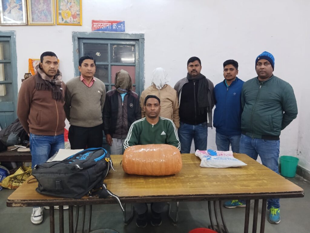 टाटानगर स्टेशन पर आरपीएफ की बड़ी कार्रवाई, 6 किलो से अधिक गांजा के साथ दो तस्कर गिरफ्तार