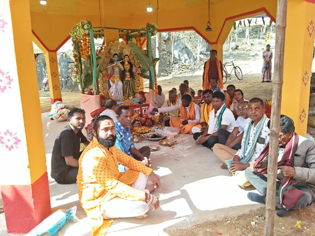 ज्योति स्वती आश्रम में पंचरात्रि अखंड हरिनाम संकीर्तन शुरू, श्रद्धालुओं से गुलजार हुआ मेला