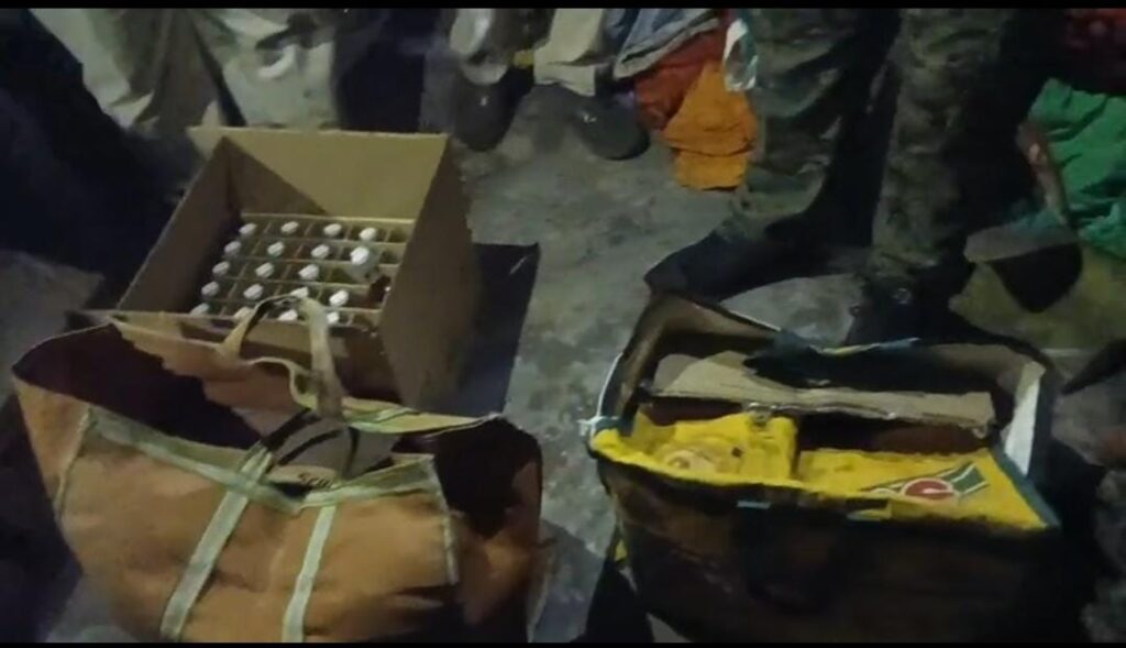 चाकुलिया: उत्पाद विभाग की बड़ी कार्रवाई,भारी मात्रा में अवैध शराब बरामद