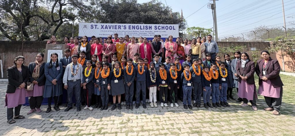 संत जेवियर्स इंग्लिश हाई स्कूल, बर्मामाइंस शाखा में मातृ-पितृ दिवस का आयोजन