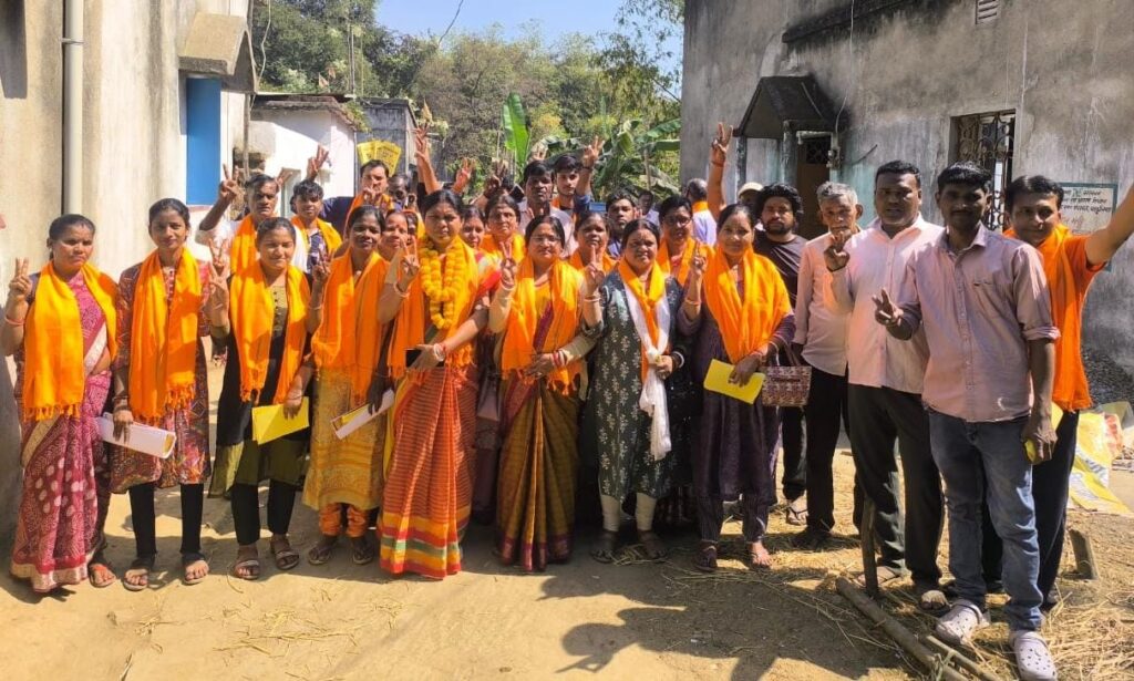 चाकुलिया नगर पंचायत चुनाव: कमारीगोड़ा में चन्दना मुर्मू का घर-घर जनसंपर्क