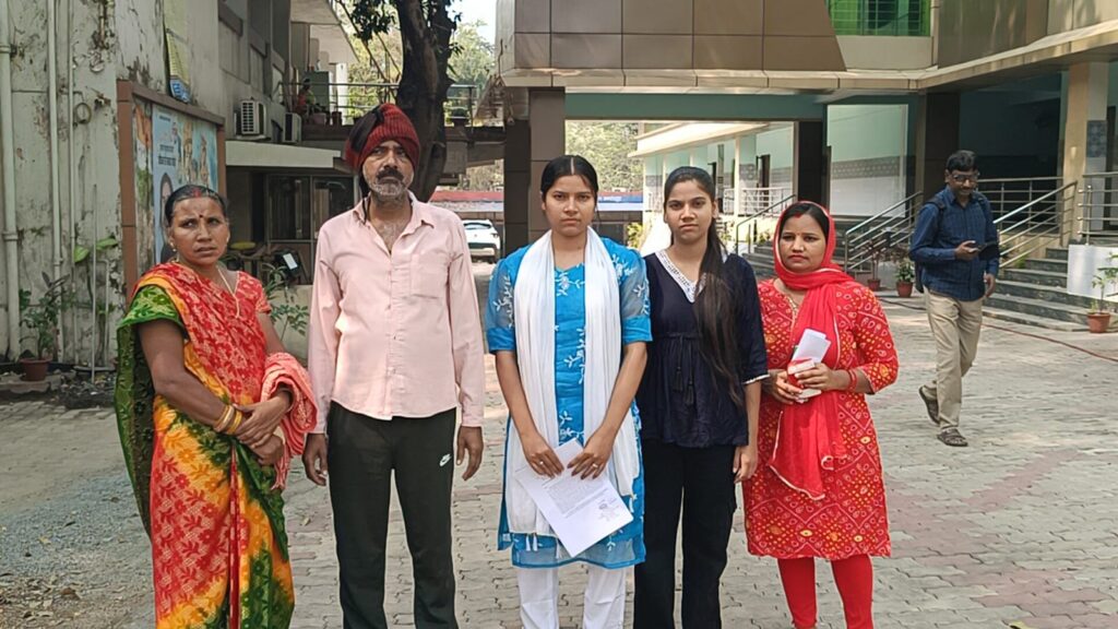 परसुडीह बाजार में तराजू विवाद पर मारपीट, पीड़ित परिवार ने पुलिस भूमिका पर उठाए सवाल