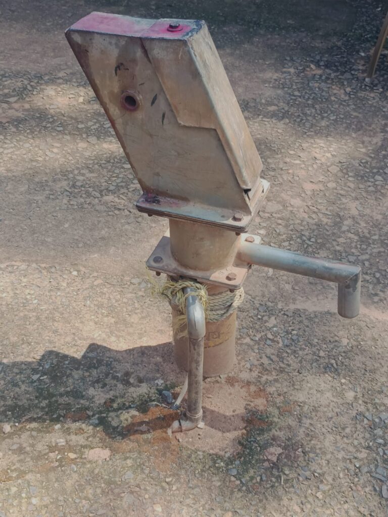 चाकुलिया में 26 चापाकल खराब, गहराया पेयजल संकट